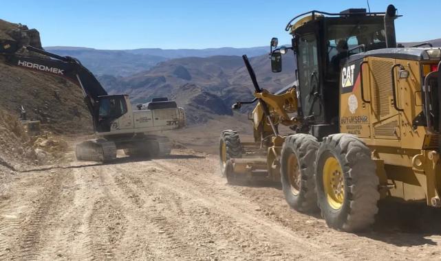 Malatya Büyükşehir Belediyesi yol çalışmalarını aralıksız sürdürüyor