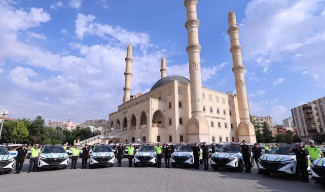 Mardin’de Emniyet ve Jandarma Teşkilatlarına 103 araç teslim edildi