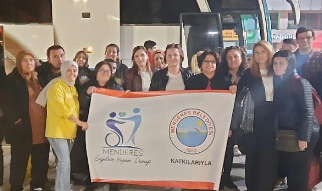 Menderes’in Özel Çocukları Cumhuriyetimizin 101. Yılında Anıtkabir’i Ziyaret Etti