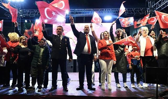 Menemen’de Binler, Cumhuriyet Aşkıyla Yürüdü