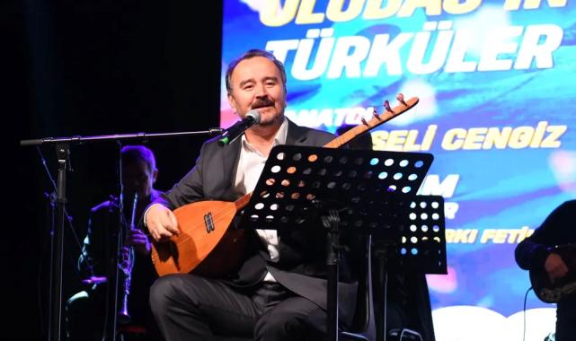 Menteşeli Cengiz, Bursa yöresi türküleri ile coşturdu