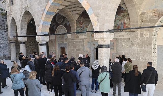 Meryem Ana Kilisesi Yerli ve Yabancı Turistleri Ağırlıyor