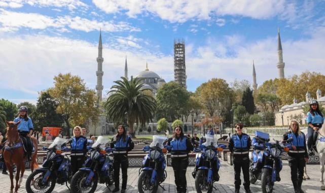 Motosikletli ve atlı kadın zabıtalar görevde