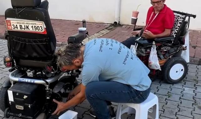 Murat öğretmen 25 yıldır ücretsiz onarıyor