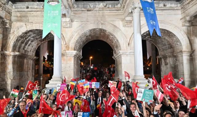 Muratpaşa’da büyüleyici kortej