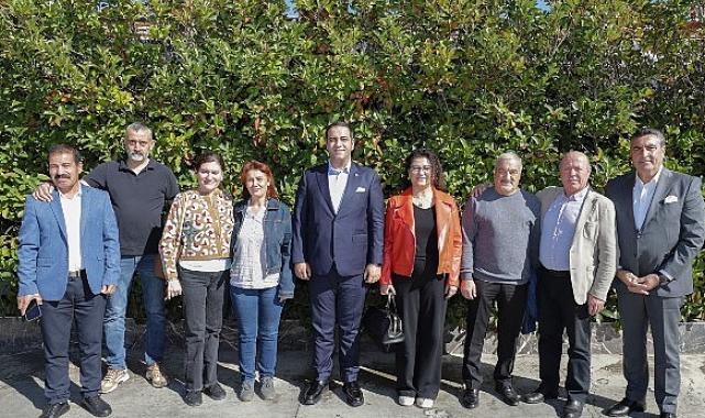 Narlidere Belediye Başkanı Erman Uzun, Muhtarlar Günü’nü kutladı.