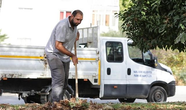 Narlidere’de parklarda temizlik seferberliği başlatıldı.