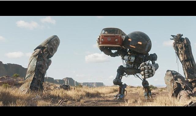 Netflix, Russo Kardeşler’in yönettiği ve başrollerinde Millie Bobby Brown ile Chris Pratt’in yer aldığı “Sanal Ülke”nin ilk görsellerini paylaştı.