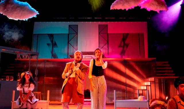 Nilüfer Kent Tiyatrosu ‘Şvayk’ ile perde açtı