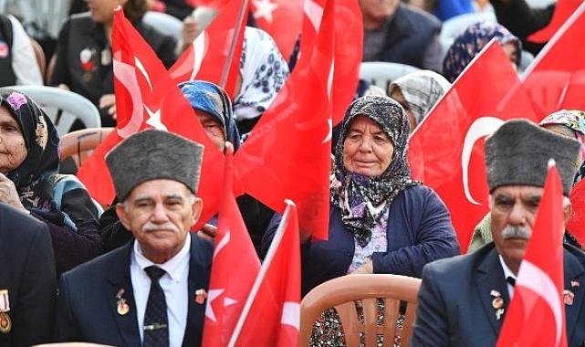 Ödemiş, Dikili ve Torbalı’da Cumhuriyet Bayramı coşkuyla kutlandı