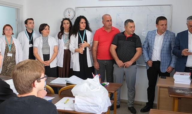 Öğrencilere ücretsiz kitapları dağıtıldı