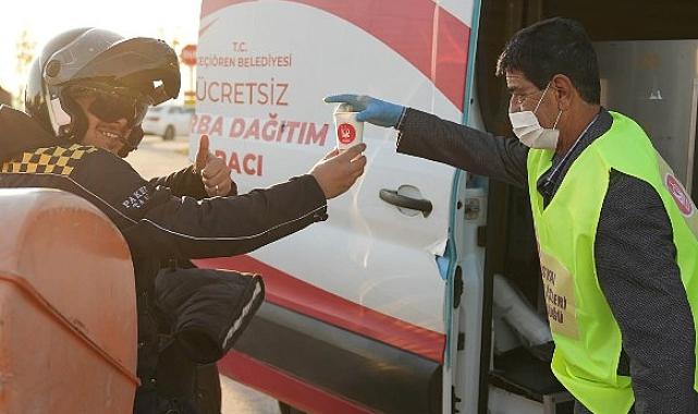 Öğrencilere ve İşe Gidenlere Sıcak Çorba