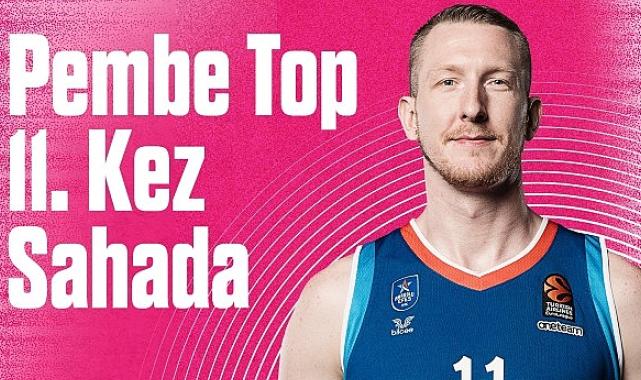 Pembe Top 11. Kez Sahada