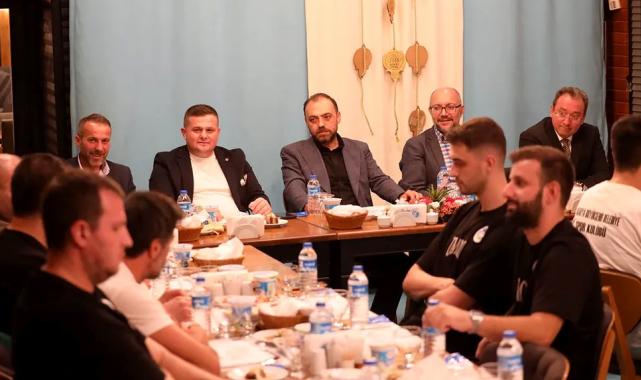 Sakarya Büyükşehir Basketbol yeni sezon öncesi kenetlendi