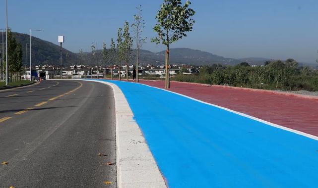 Sakarya yeni arterde bisiklet yolu da tamamlandı