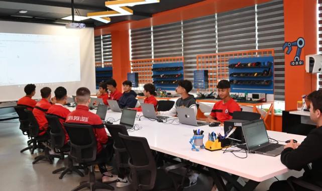 Selçuklu Gelişim ve Teknoloji Akademisi’nde eğitimler sürüyor