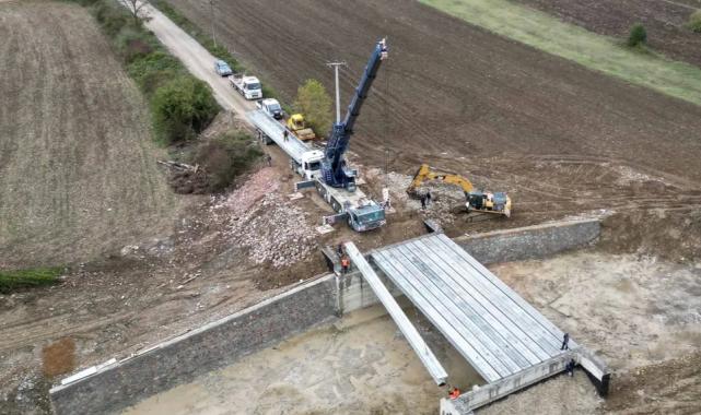 Tatarahmet köprüsünde kiriş montajı tamam