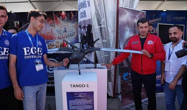 TEKNOFEST Yönetim Kurulu Başkanı Bayraktar, EÜ standını ziyaret etti