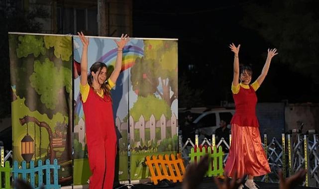 Torbalı Belediyesi’nden çocuklara tiyatro ziyafeti