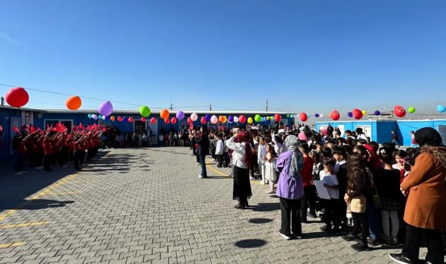 Umut Konteyner Kent İlk ve Ortaokulu’nda 29 Ekim Cumhuriyet Bayramı kutlandı 