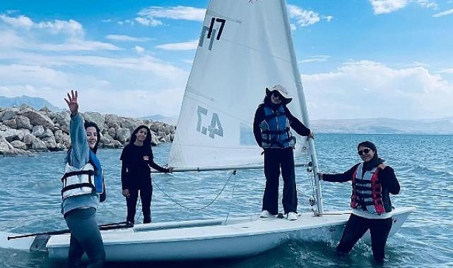 Van’lı kadın yelkenciler hayallerini gerçekleştirmek için İstanbul’a geliyor