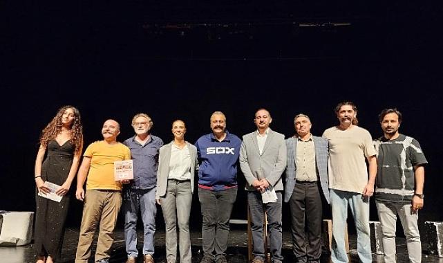 Yenişehir Belediyesi Şehir Tiyatrosu Maltepe’de sahne aldı