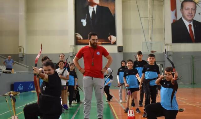 Yıldırım’da miniklere okçuluk eğitimi