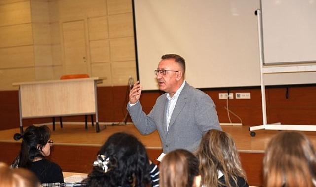 Adapazarı Belediye Başkanı Işıksu mezun olduğu fakültede öğrencilerle buluştu