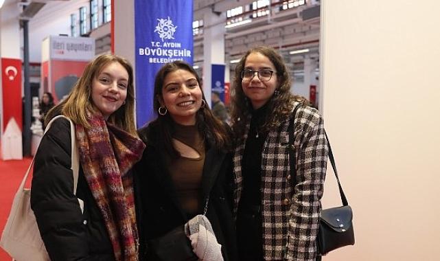 Aydın Kitap Fuarı’na katılan vatandaşlar Başkan Çerçioğlu’na teşekkür etti