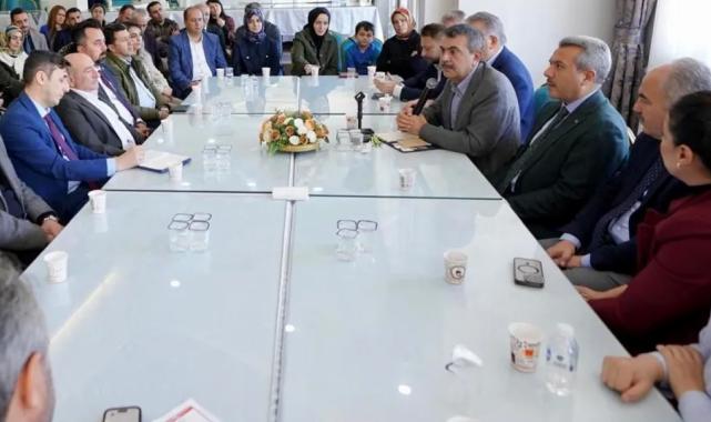 Bakan Tekin Rize’de meslektaşlarıyla buluştu