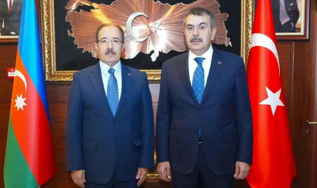 Bakan Tekin’den Azerbaycan’da Bakü Türk Anadolu Lisesi’ne ziyaret