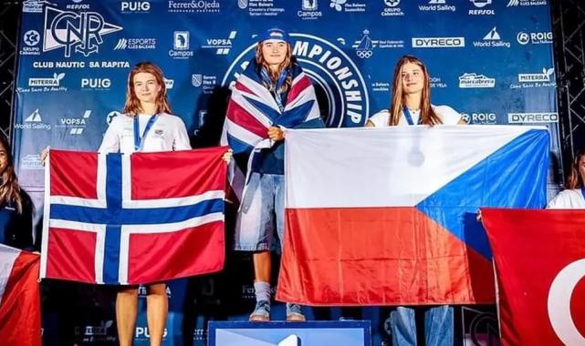 Balıkesir Ayvalıklı gençler Avrupa’da gurur yaşattı