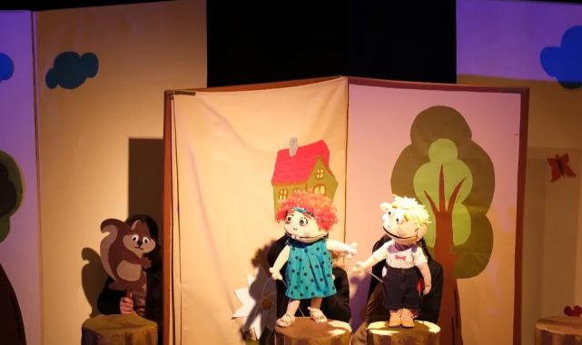 Balıkesir Ayvalık’ta çocuklara ‘Bir Doğa Masalı Yaşayan Kitap’ oyunu