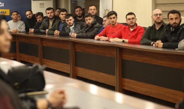 Başkan Alemdar Sakarya’da gençlerle buluştu