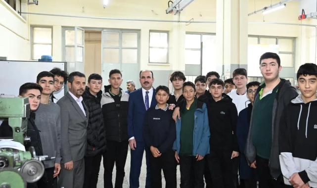 Başkan Altay lise öğrencileriyle buluştu