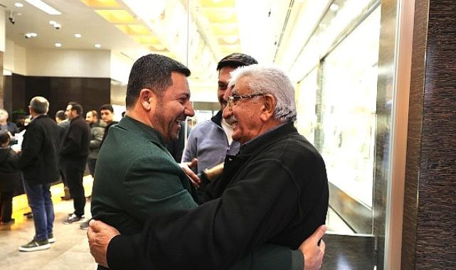 Başkan Arı’dan Belediye Caddesi ve Tahmis Caddesi’nde esnaf ziyareti.