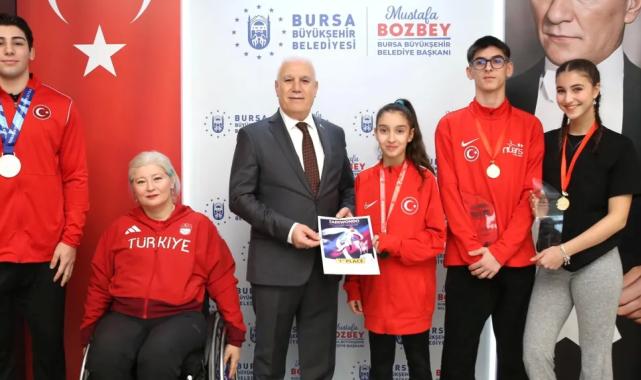 Başkan Bozbey, Bursalı milli şampiyonları ağırladı