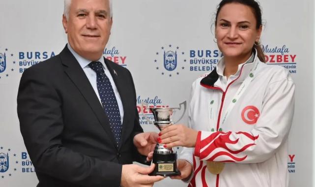 Başkan Bozbey dünya şampiyonu Dilek Yavaş’ı ağırladı