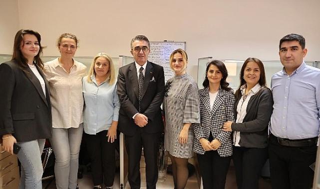 Başkan Hasan Mutlu, bu kez de çağrı merkezinde çalıştı