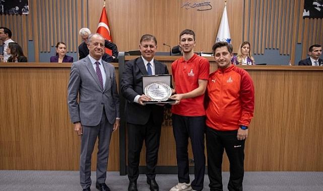 Başkan Tugay’dan millilik vurgusu