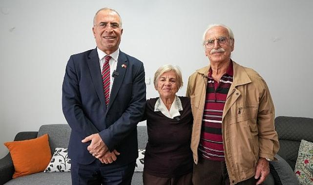 Başkan Ünal Işık, öğretmeni Ayşe Küçük’ü ziyaret etti