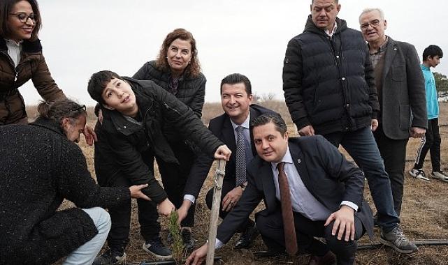 Bin adet fidan öğretmenler için toprakla buluştu