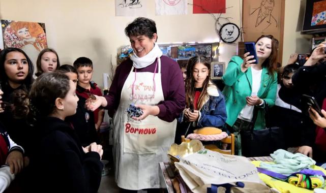 Bornova’da gençlere geri dönüşüm eğitimi