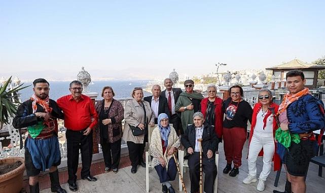 Buca Belediye Başkanı Görkem Duman, ikinci bahar yaşayan çiftlerin heyecanına ortak oldu
