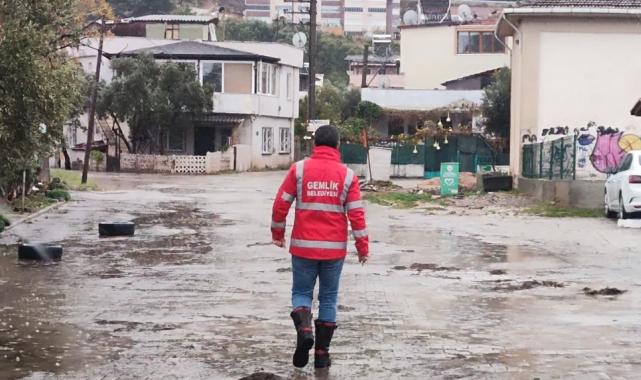 Bursa Gemlik’te sağanak taşkına yol açtı!