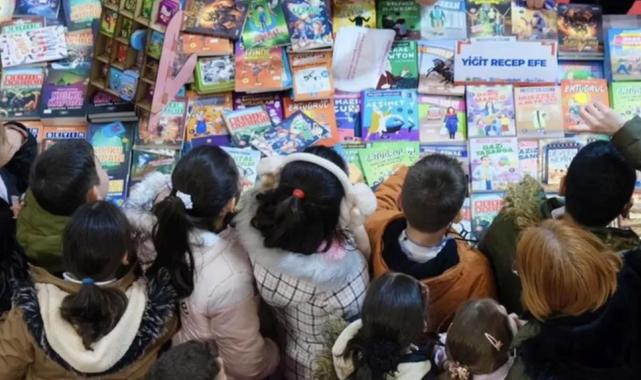 Bursa İnegöl’de ‘Kitap Günleri’ coşkusu sürüyor