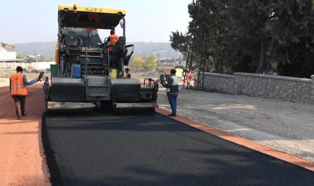 Bursa Osmangazi’de asfalt mesaisi
