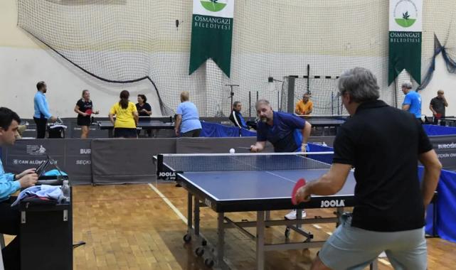 Bursa Osmangazi’de Ulusal Veteran Masa Tenisi Turnuvası sona erdi