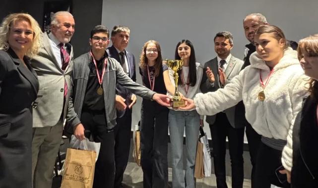 Bursa’da genç zihinler yarıştı