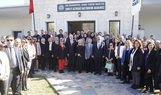 Çeşme Turizm Fakültesi Shipley-Altındağ Öğrenci Yurdu düzenlenen törenle açıldı